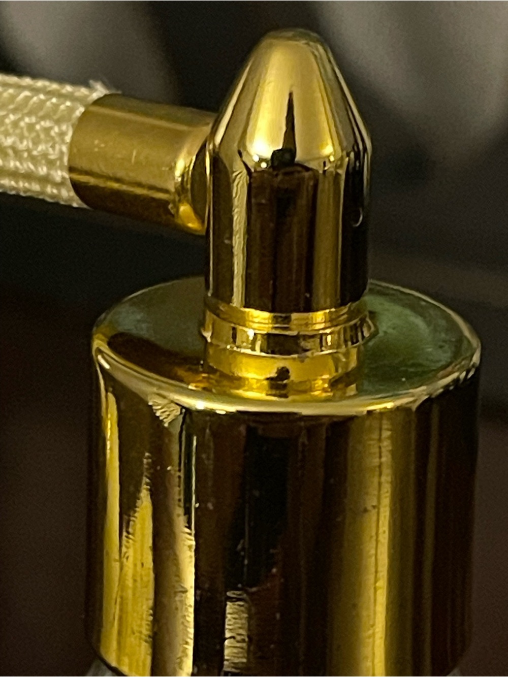 Vintage-Inspired Style Crystal Atomizer Perfume Bottle with Gold Accents - Picture 7 of 11